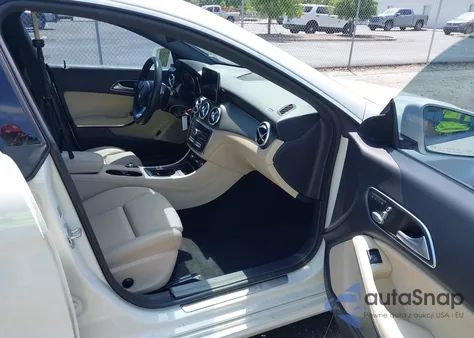 2017 Mercedes-Benz Cla 250 z USA, uszkodzony, nr VIN WDDSJ4EBXHN444076